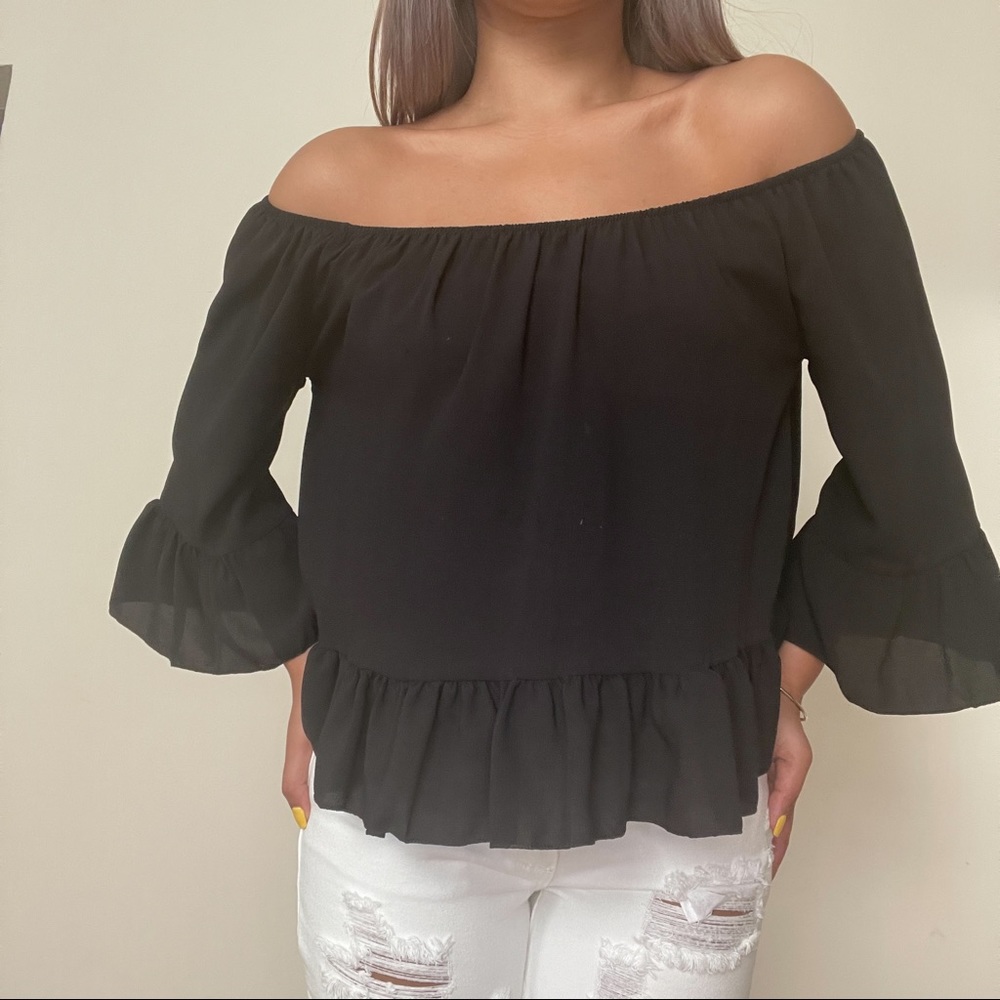 Blouse with ruffles